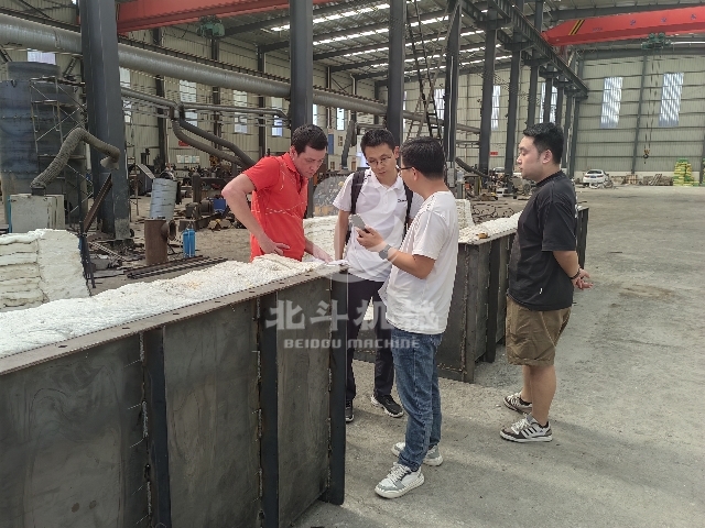 鞏義91视频黄色下载大全接待非洲客戶考察我廠連續式91视频影院質量
